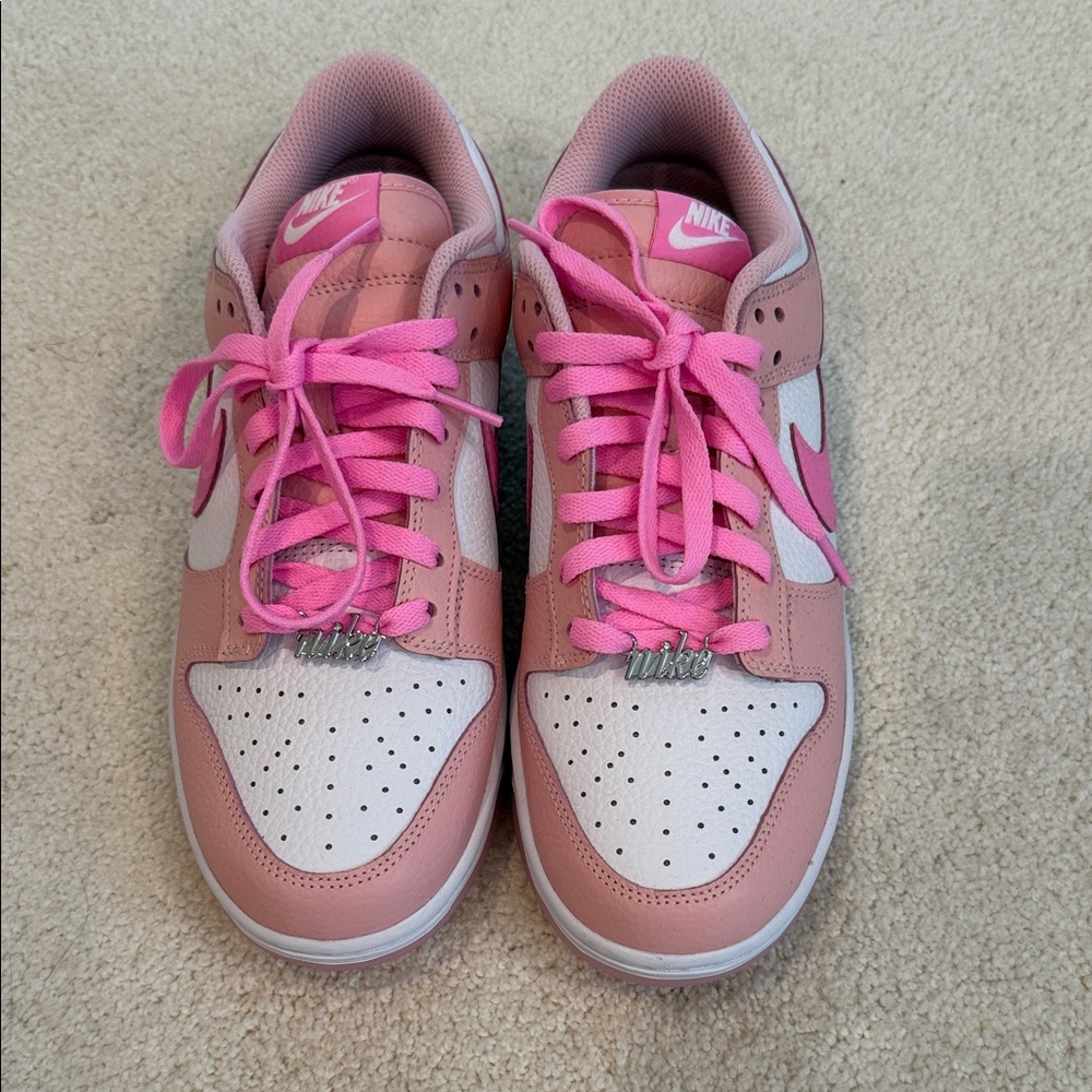 Nike Dunks - Barbie Pink